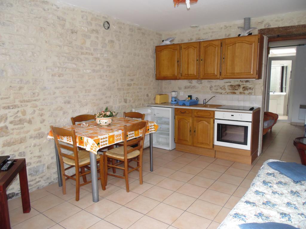 Maison En Pierre Apartment Port-en-Bessin-Huppain Cameră foto